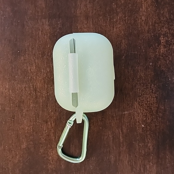 Glitter green air pods case - Picture 3 of 6